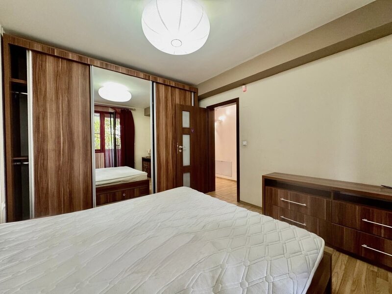 Bucurestii Noi, str. Galiceni, duplex in vila cu 6 camere,