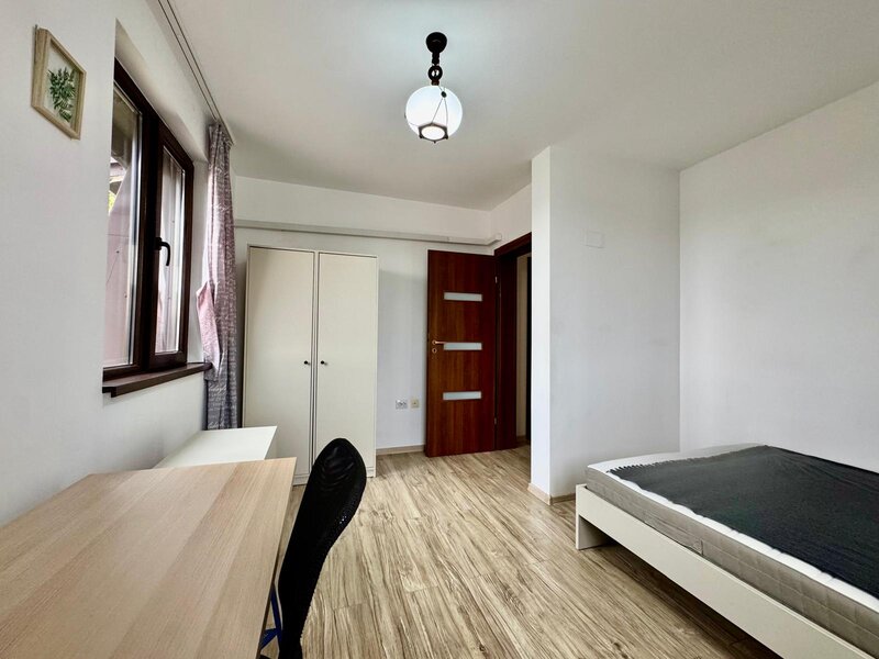 Bucurestii Noi, str. Galiceni, duplex in vila cu 6 camere,